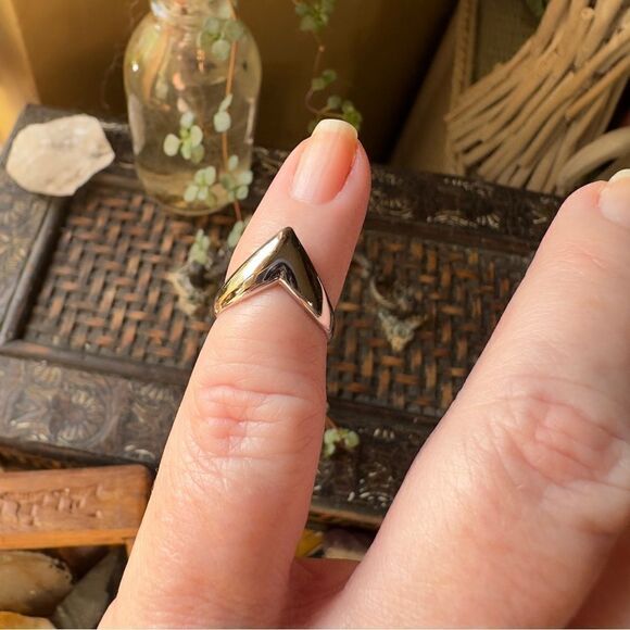 V Shaped Sterling Silver Toe Ring - Picture 3 of 4